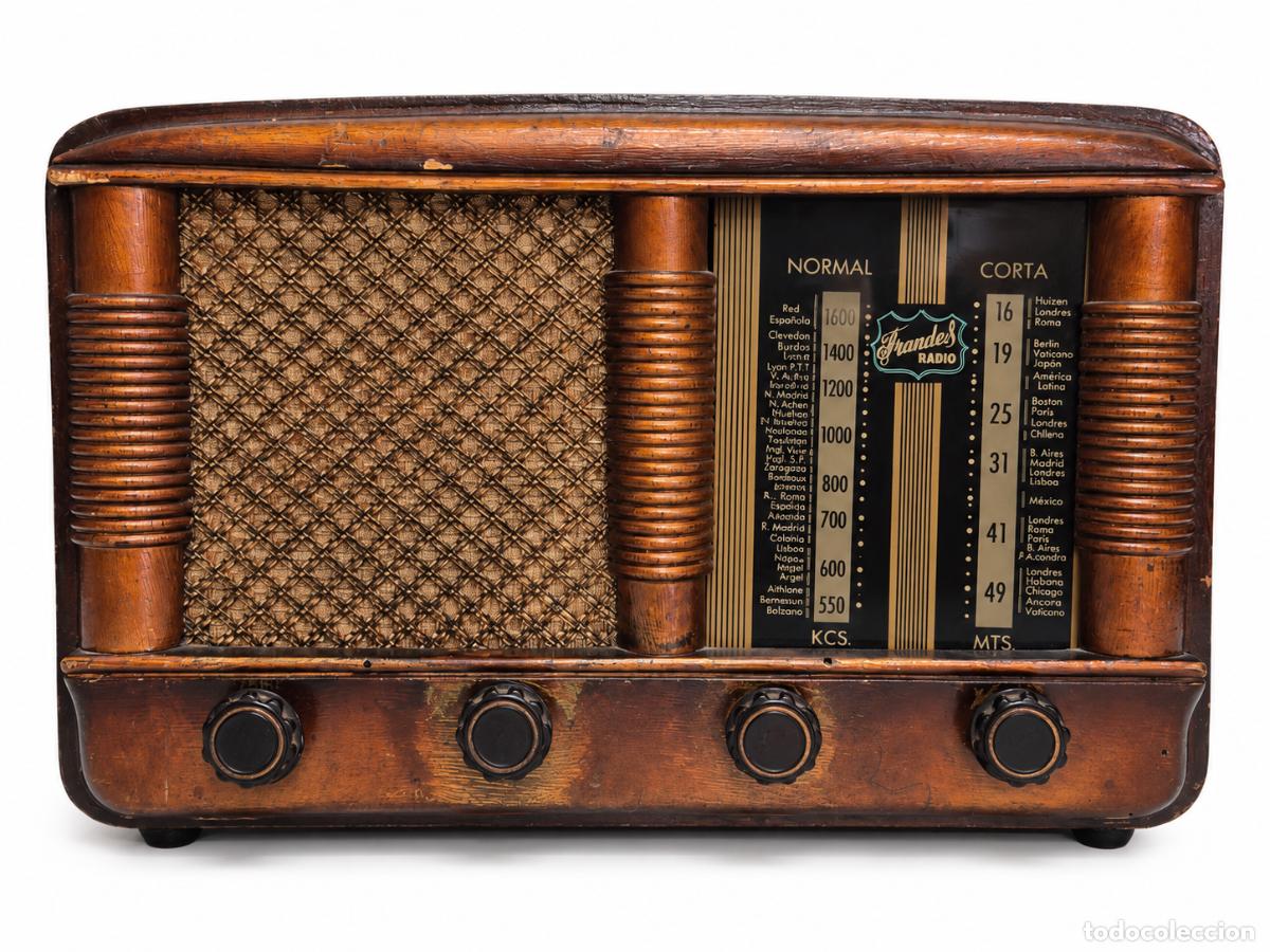 Radios &agrave; lampes: Antigua Radio de V&aacute;lvulas - Marca Frandcis, Madrid - A&ntilde;os 40-50