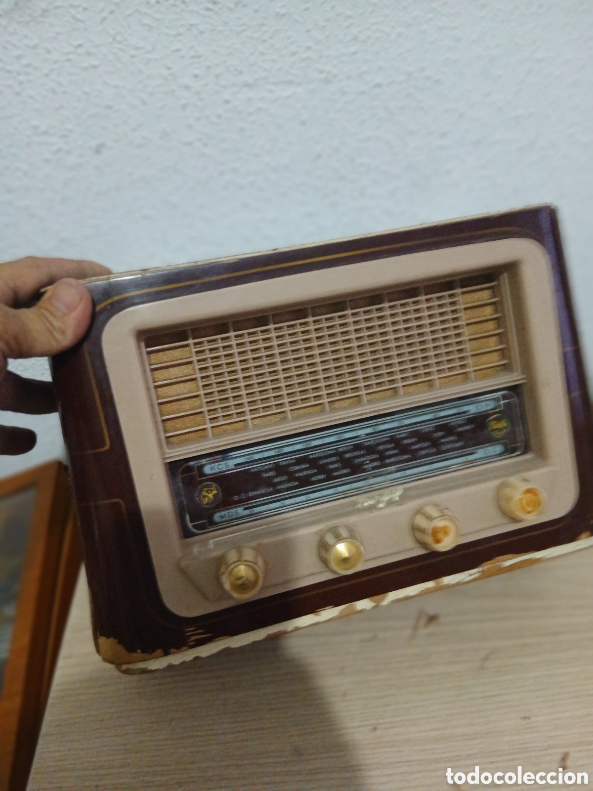 Valve radios: ANTIGUA RADIO MARFIL A V&Aacute;LVULAS SE ENSCIENDE,,VER FOTOS