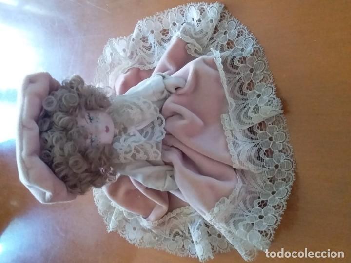 Reediciones mu&ntilde;ecas espa&ntilde;olas: MU&Ntilde;ECA DE PORCELANA sentada y vestida - Foto 1