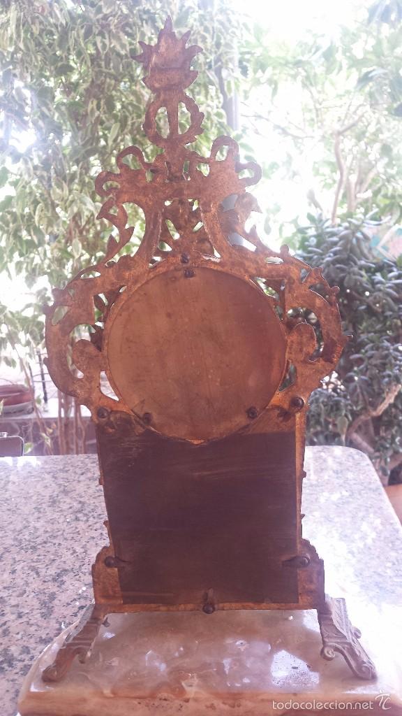 Relojes autom&aacute;ticos: antiguo reloj de bronce, - Foto 5