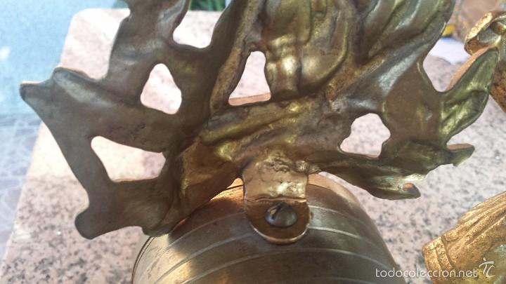 Relojes autom&aacute;ticos: antiguo reloj de bronce con pie de marmol - Foto 7