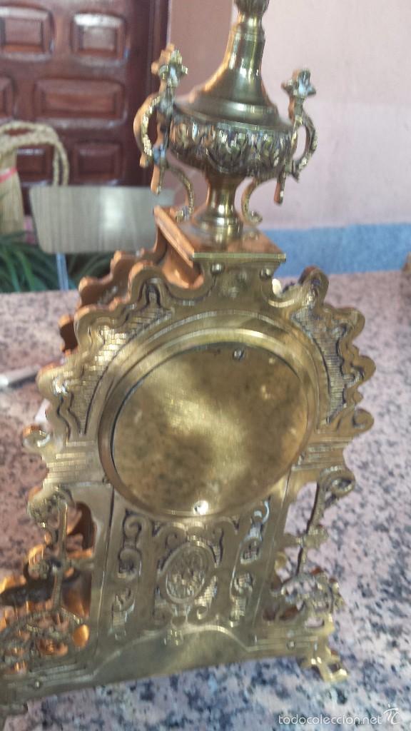 Relojes autom&aacute;ticos: antiguo reloj de bronce. - Foto 5