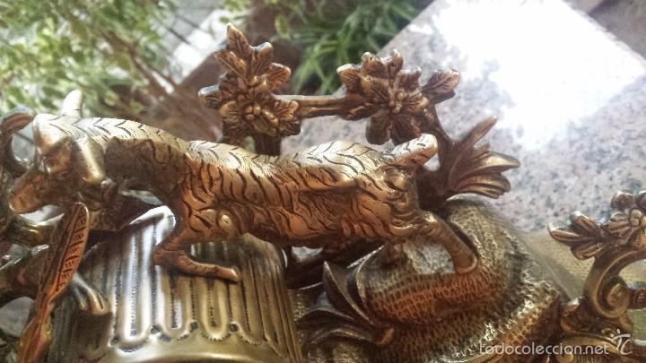 Relojes autom&aacute;ticos: antiguo reloj de bronce, - Foto 4
