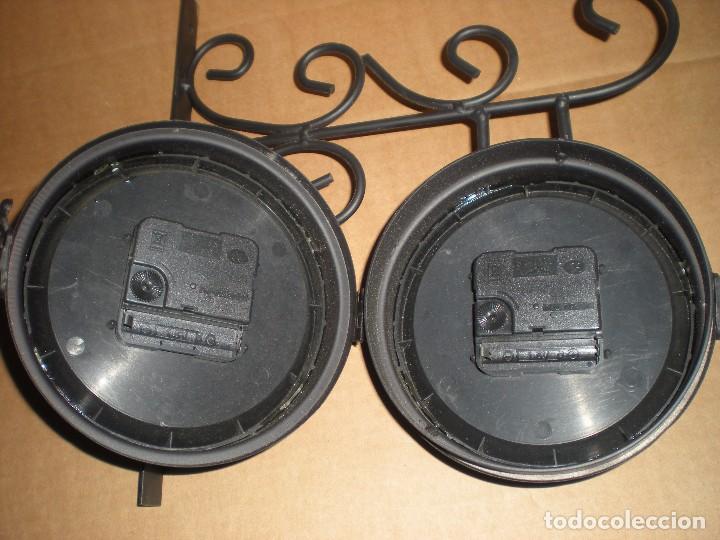 Relojes autom&aacute;ticos: reloj de anclar a pared, dos caras, funciona a pilas - Foto 4