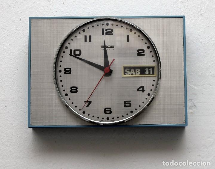 Relojes autom&aacute;ticos: reloj de pared con calendario - Foto 1