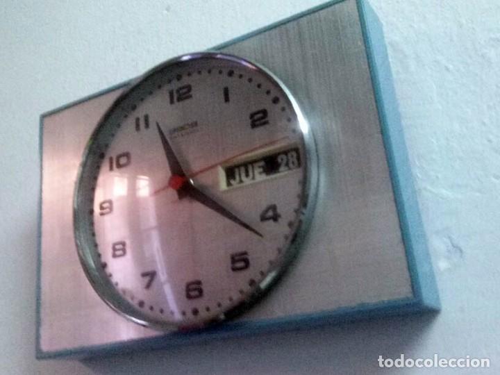 Relojes autom&aacute;ticos: reloj de pared con calendario - Foto 3
