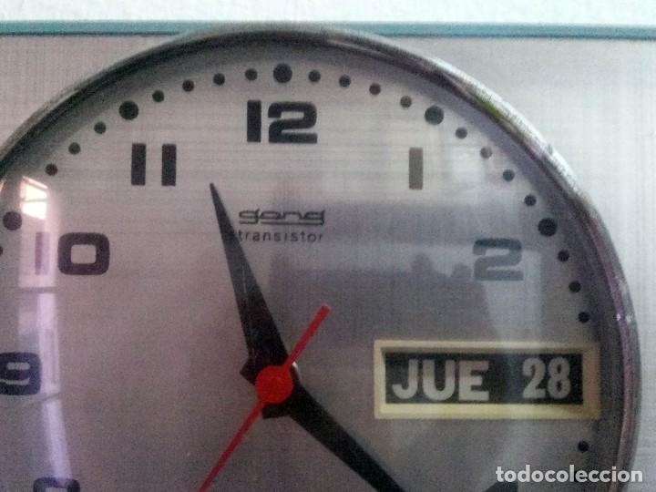 Relojes autom&aacute;ticos: reloj de pared con calendario - Foto 5