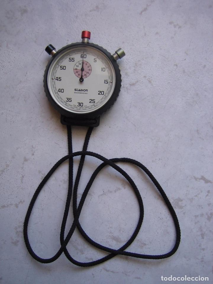 Relojes autom&aacute;ticos: Reloj fon&oacute;grafo Stadion. Funciona - Foto 1