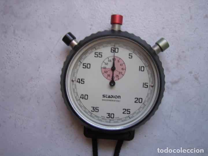 Relojes autom&aacute;ticos: Reloj fon&oacute;grafo Stadion. Funciona - Foto 2