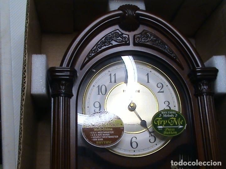 Relojes autom&aacute;ticos: reloj de pared de p&eacute;ndulo con pilas marca westminster time - Foto 2