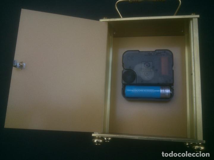 Relojes autom&aacute;ticos: Reloj de sobremesa a pila. - Foto 5