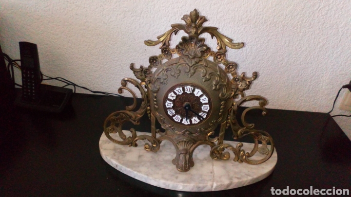 Relojes autom&aacute;ticos: Reloj de mesa con base de marmol en bronce - Foto 1