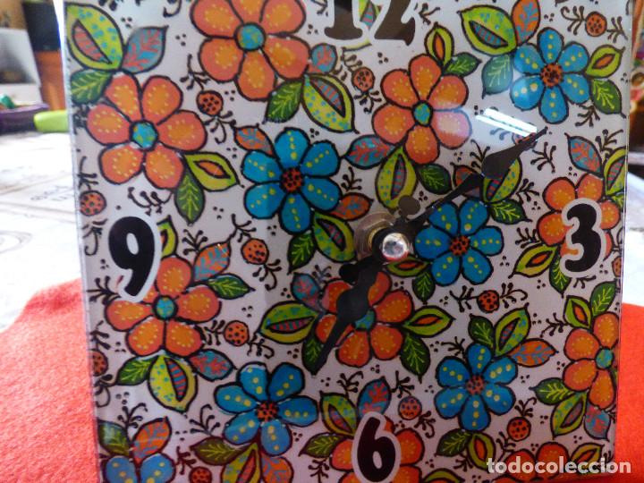 Relojes autom&aacute;ticos: Reloj de sobremesa. - Foto 3