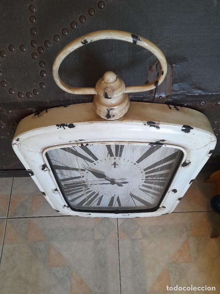 Relojes autom&aacute;ticos: Reloj de pared grande funcionando a pila - Foto 2