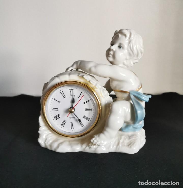 Relojes autom&aacute;ticos: RELOJ CON QUERUBIN DE PORCELANA DE ALGORA - Foto 2