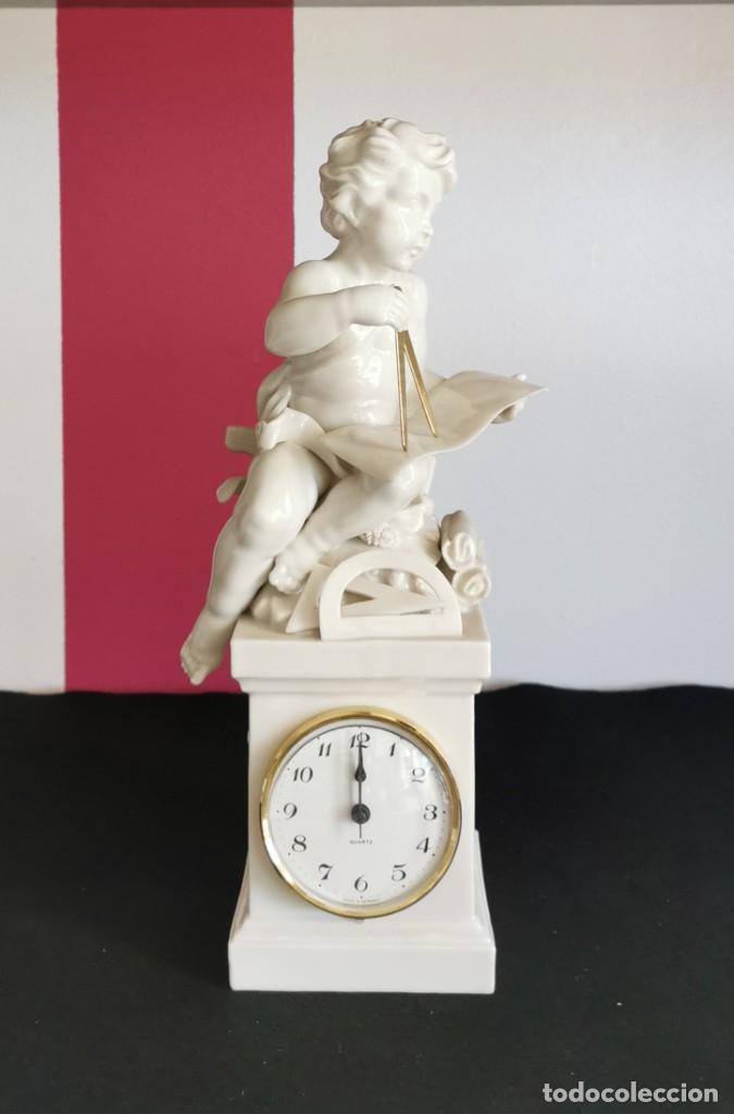 Relojes autom&aacute;ticos: RELOJ CON QUERUBIN DE PORCELANA DE ALGORA - Foto 1