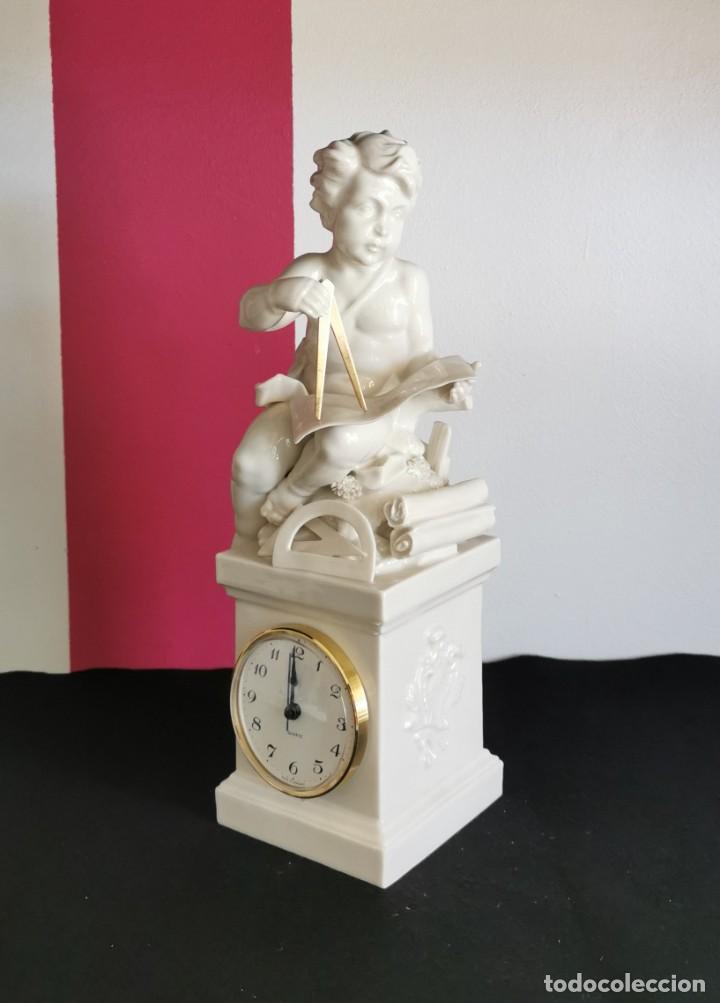 Relojes autom&aacute;ticos: RELOJ CON QUERUBIN DE PORCELANA DE ALGORA - Foto 2