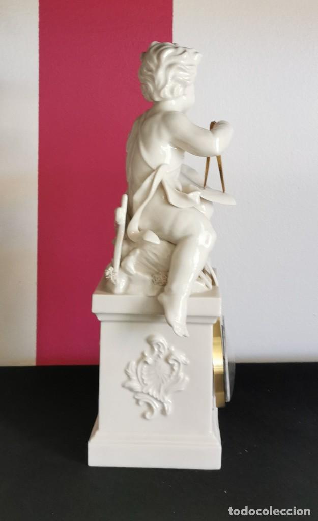 Relojes autom&aacute;ticos: RELOJ CON QUERUBIN DE PORCELANA DE ALGORA - Foto 5