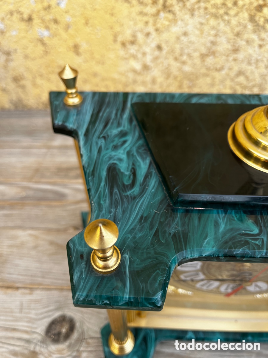 Relojes autom&aacute;ticos: g Reloj Quartz de sobremesa en dorado. - Foto 9
