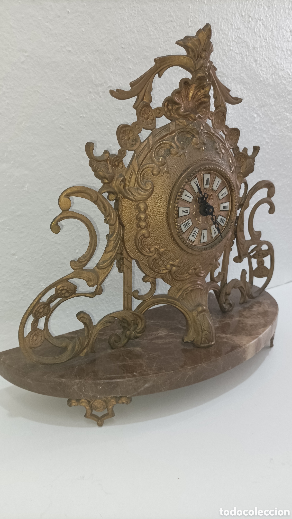 Relojes autom&aacute;ticos: Reloj de mesa antiguo de bronce y m&aacute;rmol - Foto 3