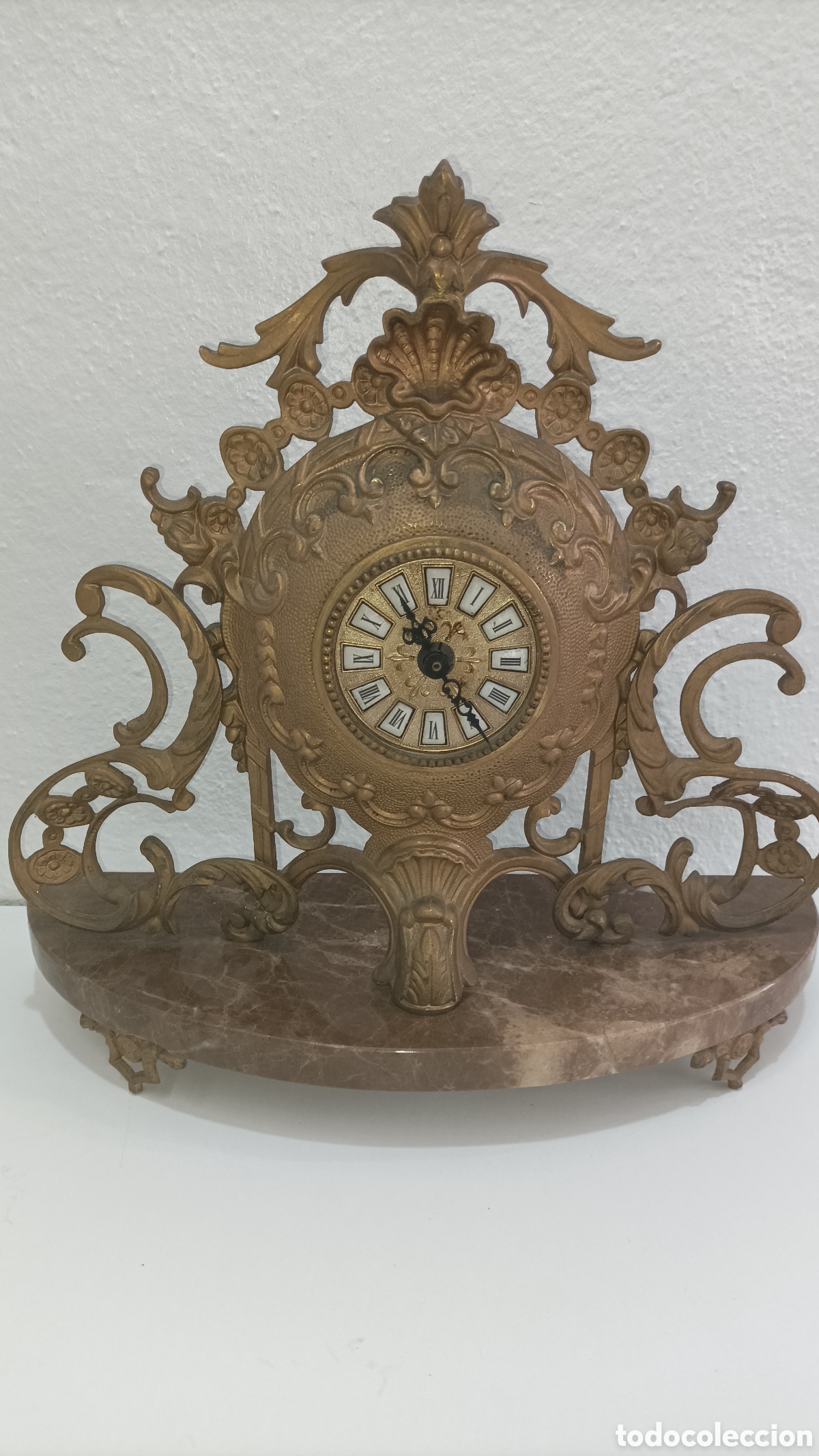 Relojes autom&aacute;ticos: Reloj de mesa antiguo de bronce y m&aacute;rmol - Foto 1