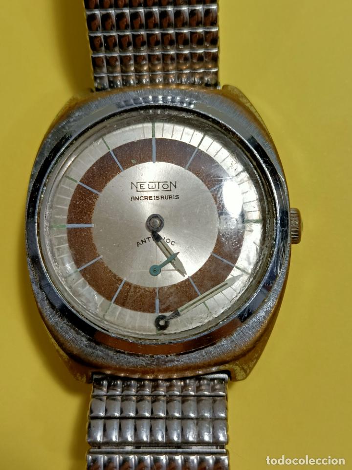 Relojes autom&aacute;ticos: Antiguo reloj de pulsera Newton.No funciona - Foto 1