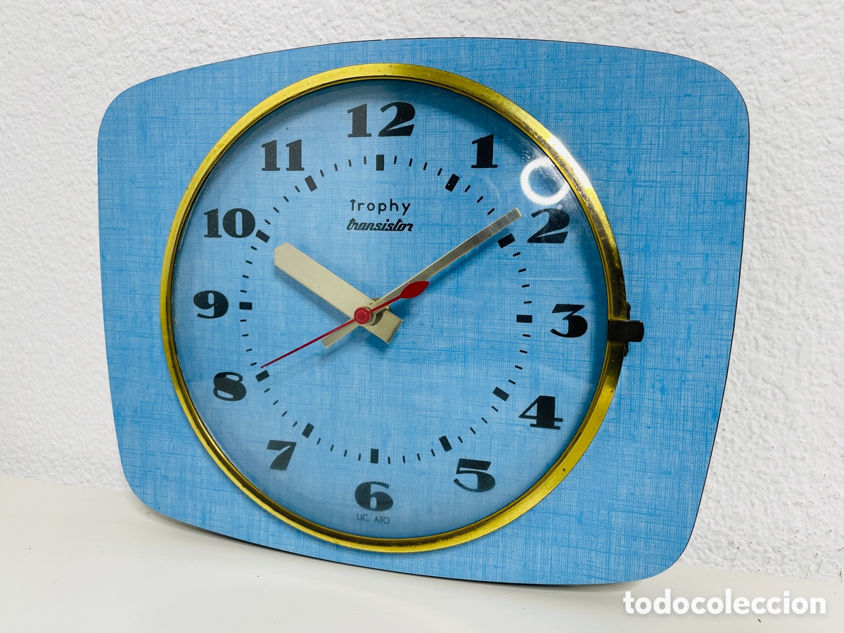 Relojes autom&aacute;ticos: Trophy Wall Clock Vintage Design 1970 - Foto 2