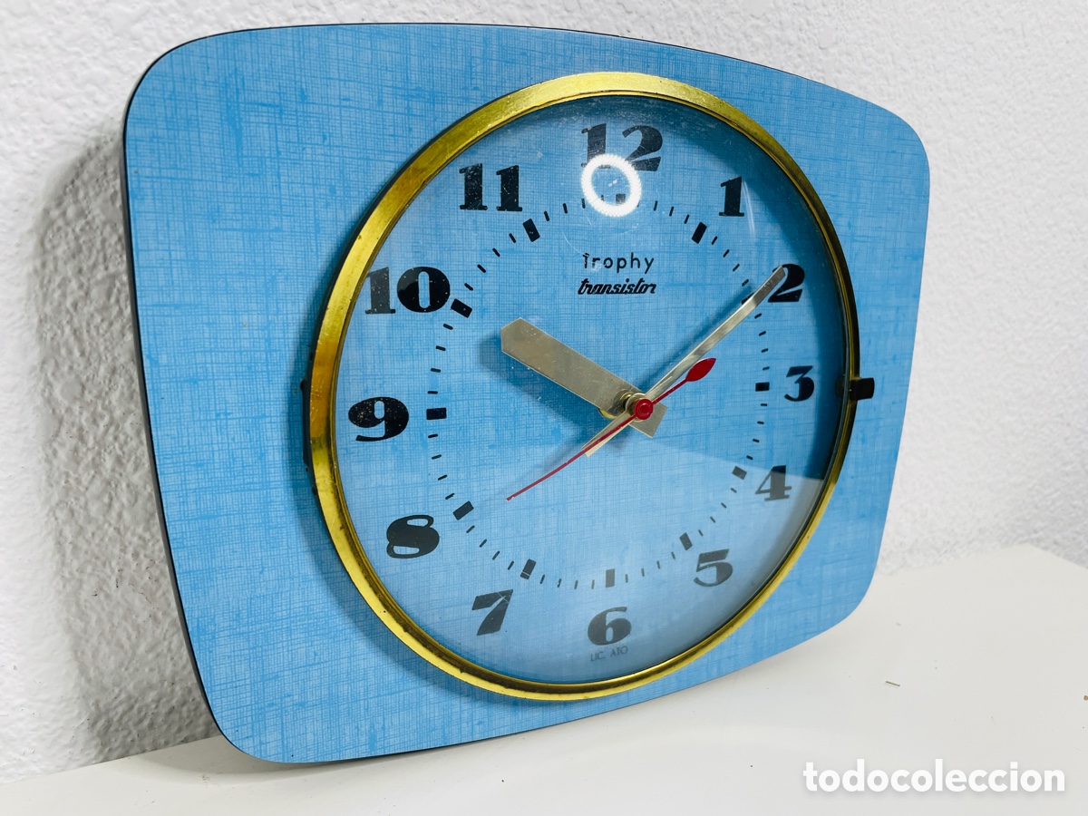 Relojes autom&aacute;ticos: Trophy Wall Clock Vintage Design 1970 - Foto 4