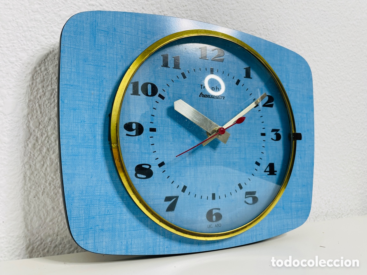 Relojes autom&aacute;ticos: Trophy Wall Clock Vintage Design 1970 - Foto 5