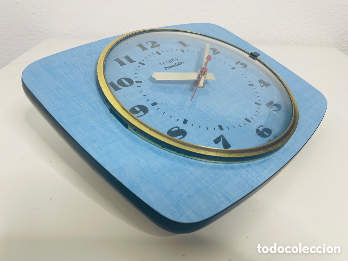 Relojes autom&aacute;ticos: Trophy Wall Clock Vintage Design 1970 - Foto 10