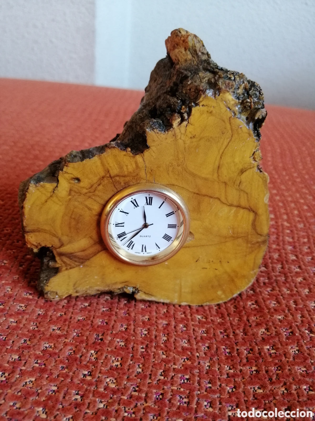 Relojes autom&aacute;ticos: RELOJ ENCASTRADO EN RA&Iacute;Z DE MADERA - Foto 1