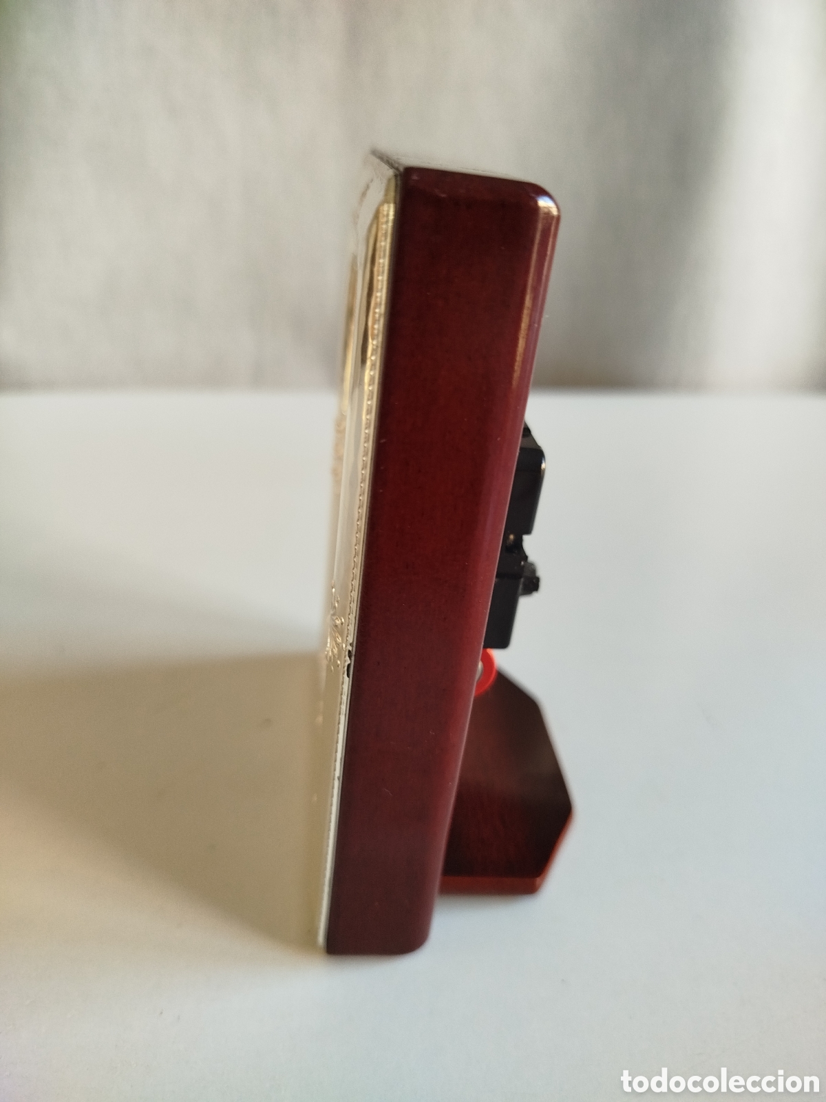 Relojes autom&aacute;ticos: Reloj de sobremesa de plata y trasera de madera - Foto 4