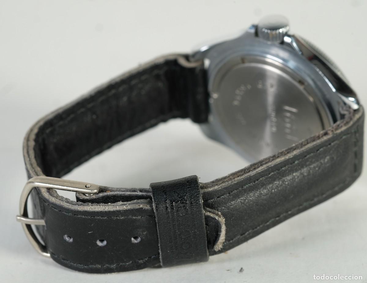 Relojes autom&aacute;ticos: Reloj sovi&eacute;tico de pulsera en metal con correa en cuero - Foto 4