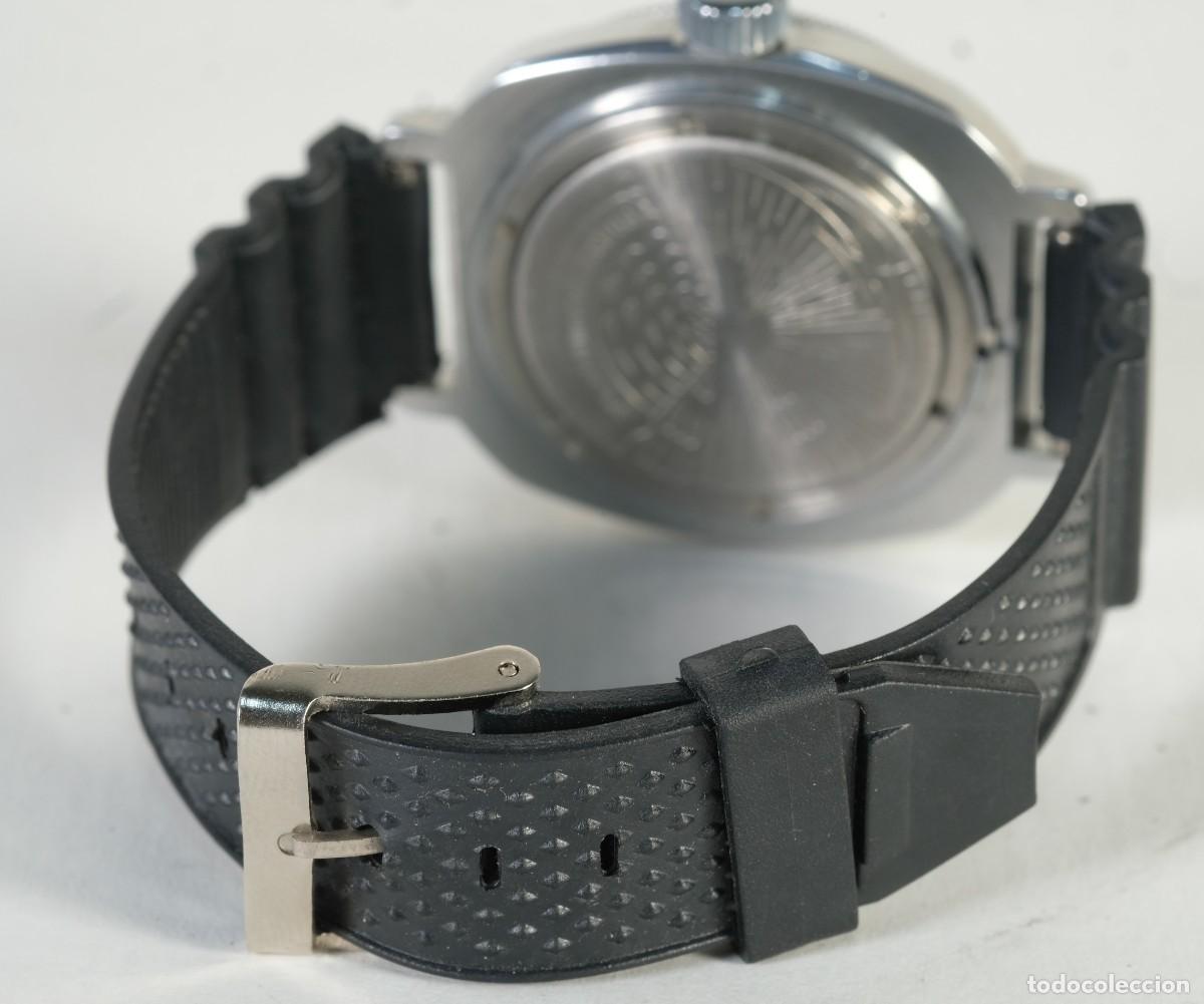 Relojes autom&aacute;ticos: Reloj sovi&eacute;tico de pulsera en metal con correa en pl&aacute;stico - Foto 4