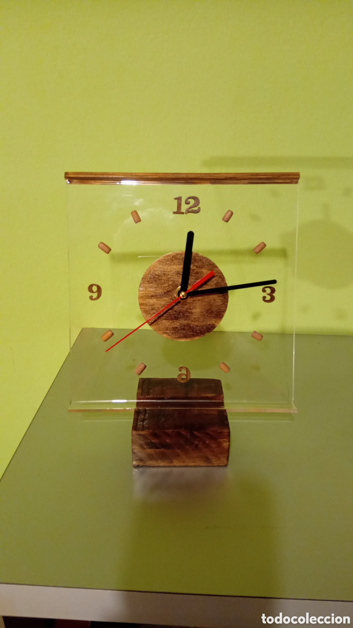 Relojes autom&aacute;ticos: Reloj en acr&iacute;lico y madera - Foto 1
