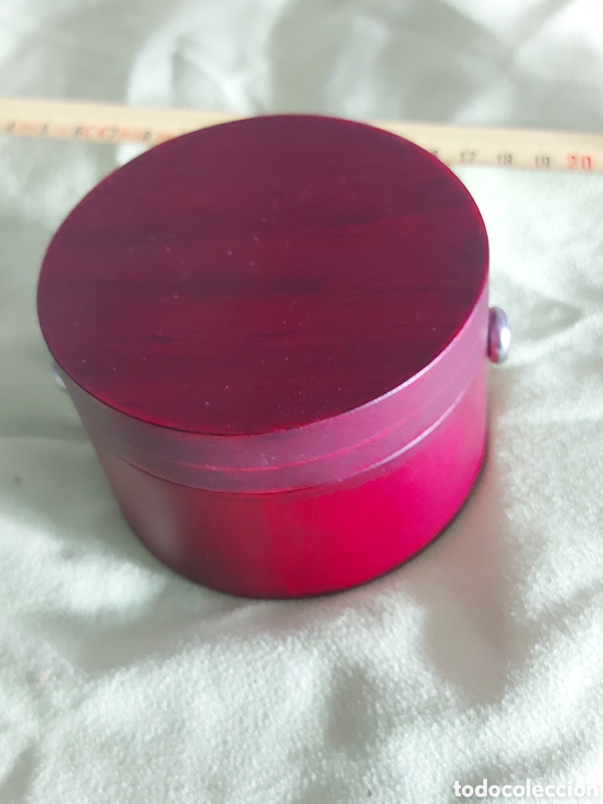 Relojes autom&aacute;ticos: RELOJ A PILAS EN CAJA DE MADERA FUNCIONA. BONITO - Foto 2