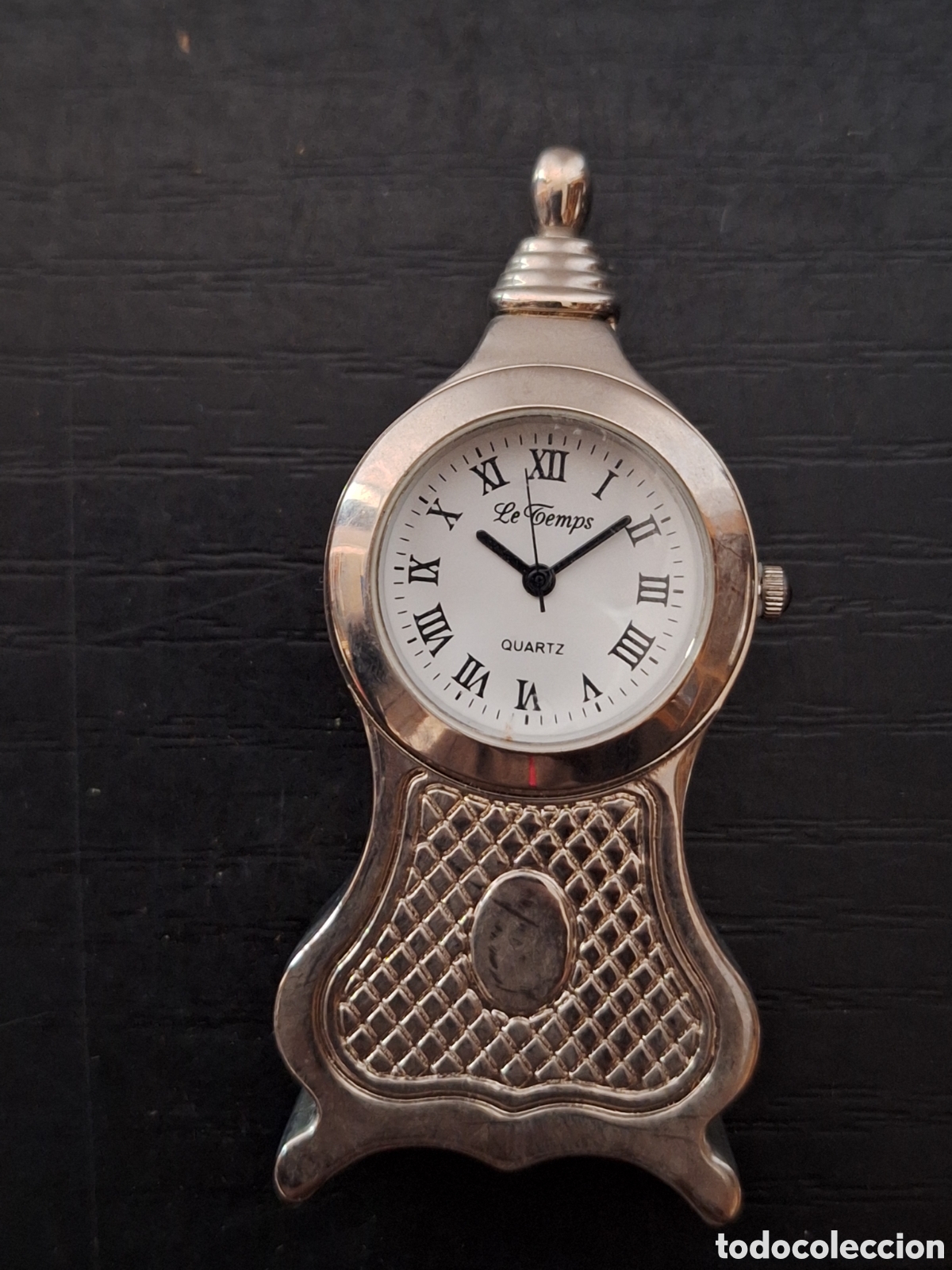 Rel&oacute;gios autom&aacute;ticos: reloj de mesa miniatura de la marca Le Temps&nbsp;con movimiento de cuarzo