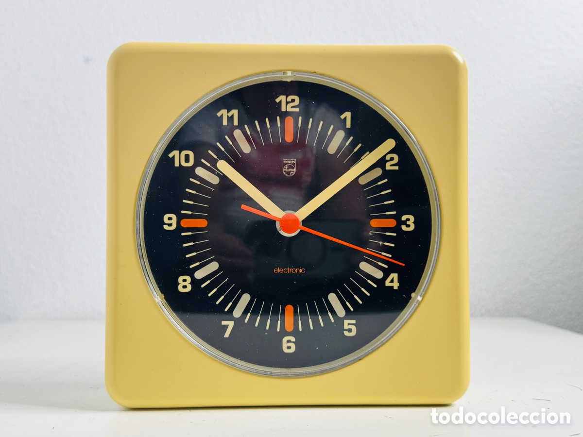 Relojes autom&aacute;ticos: Reloj de pared electr&oacute;nico Philips vintage de los a&ntilde;os 70 No Funciona