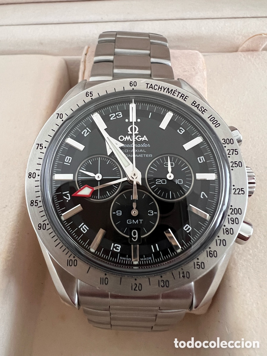 Relojes autom&aacute;ticos: Omega Speedmaster GMT Broad Arrow de 45mm Co-Axial Master Cron&oacute;metro