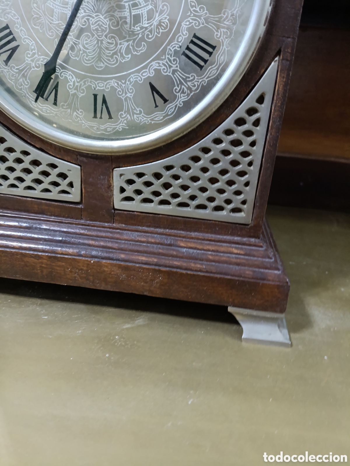 Relojes autom&aacute;ticos: Reloj de sobremesa de madera de estilo cl&aacute;sico - Foto 4