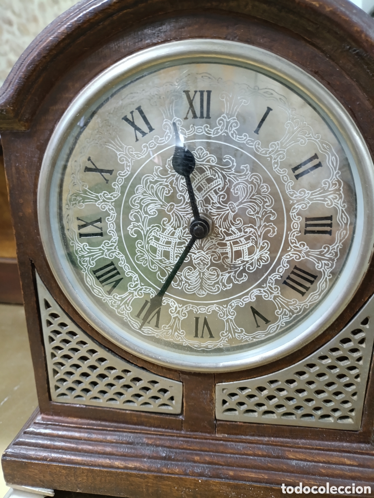 Relojes autom&aacute;ticos: Reloj de sobremesa de madera de estilo cl&aacute;sico - Foto 5
