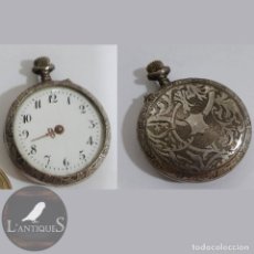 Relojes de bolsillo: ANTIGUO RELOJ DE BOLSILLO EN PLATA CONTRASTADA CINCELADA A MANO, ESFERA PORCELANA, SUIZO S XIX - XX