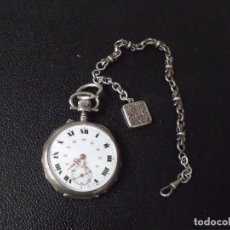 Relógios de bolso: ANTIGUO RELOJ BOLSILLO EN PLATA PUNZONADA 1880- LEONTINA DE PLATA- FUNCIONA- LOTE 259-37. Lote 344889068
