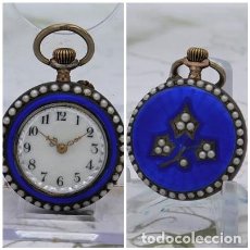 Relojes de bolsillo: MUY BONITO RELOJ DE BOLSILLO-DE MONJA-PLATA CON PERLAS Y ESMALTE-SUIZA-CIRCA 1880-FUNCIONANDO. Lote 401315474