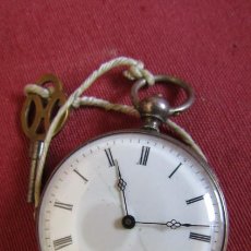 Relojes de bolsillo: ANTIGUO RELOJ SUIZO DE BOLSILLO MECÁNICO DE CUERDA MANUAL CON SU LLAVE AÑO 1850 / 1870 Y FUNCIONA