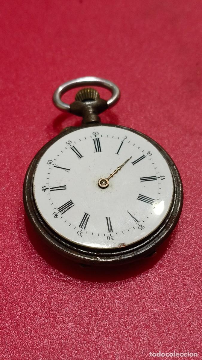 Montre De Poche Argentée - Démarre Mais Manque Le Verre Et Une Aiguille - Occasion