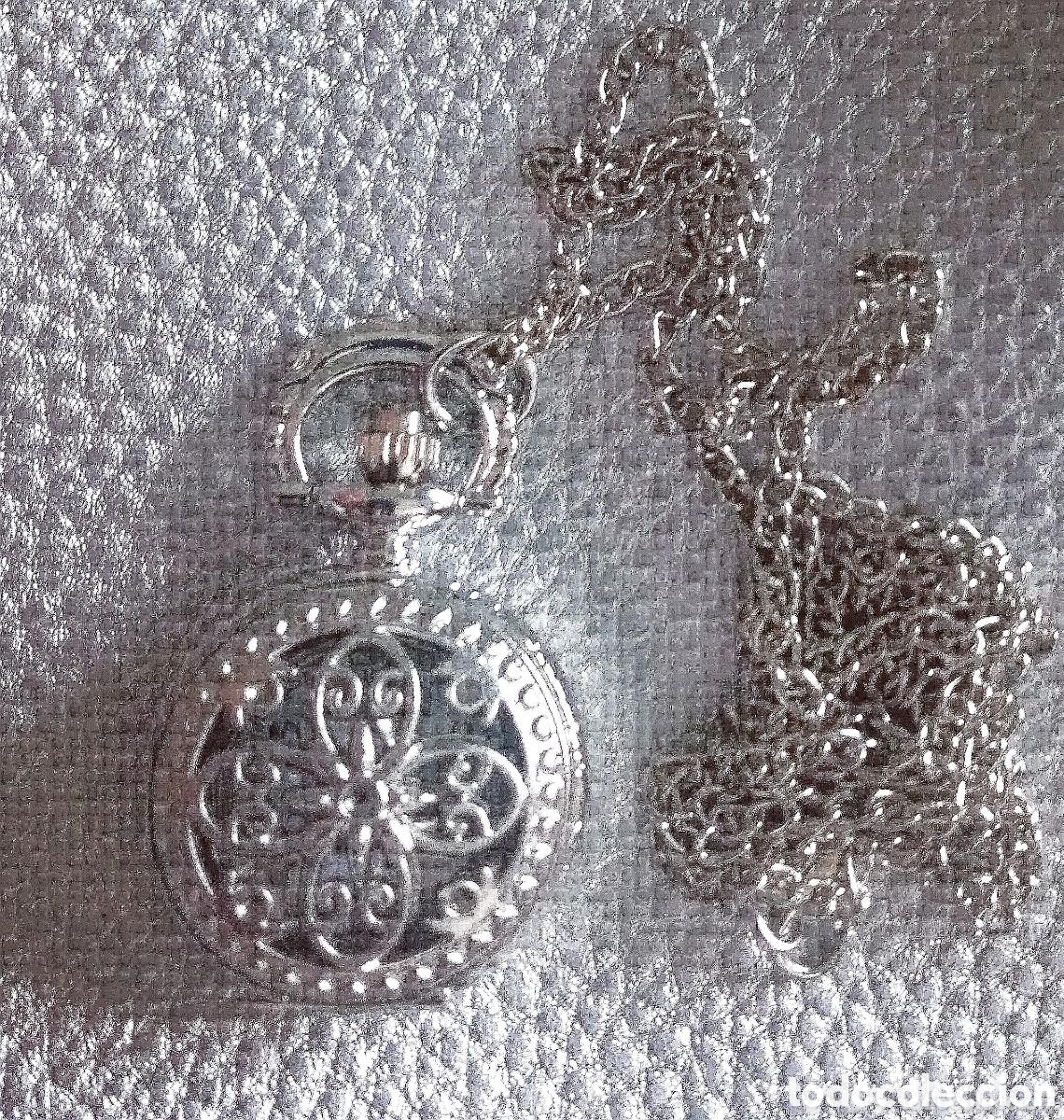 Relojes de bolsillo: Original reloj de bolsillo de carga manual plateado con tapa y filigrana plateado peque&ntilde;o 2,5cm di&aacute;m