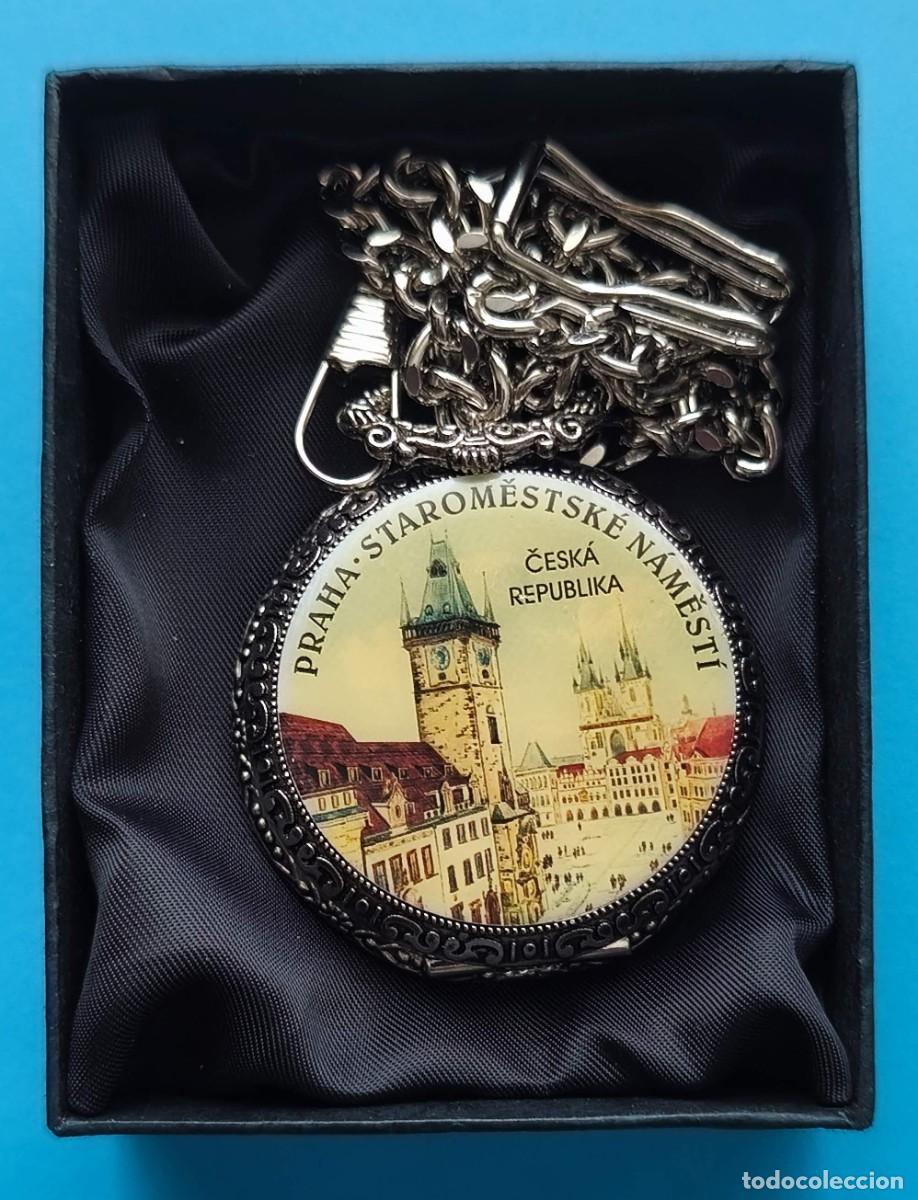 Relojes de bolsillo: RELOJ DE BOLSILLO CON IMAGEN EN LA TAPA DE LA REP&Uacute;BLICA CHECA