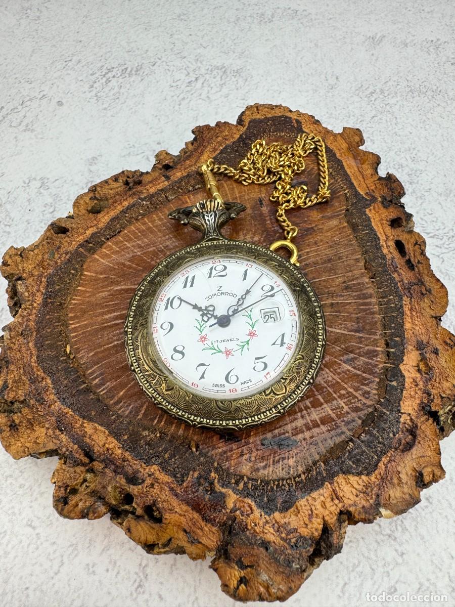 Relojes de bolsillo: Vintage Swiss Zomorr&ouml;d Pocket Watch, 17 Jewels, Mechanical, Gold Tone Case, Chain. 1950s
