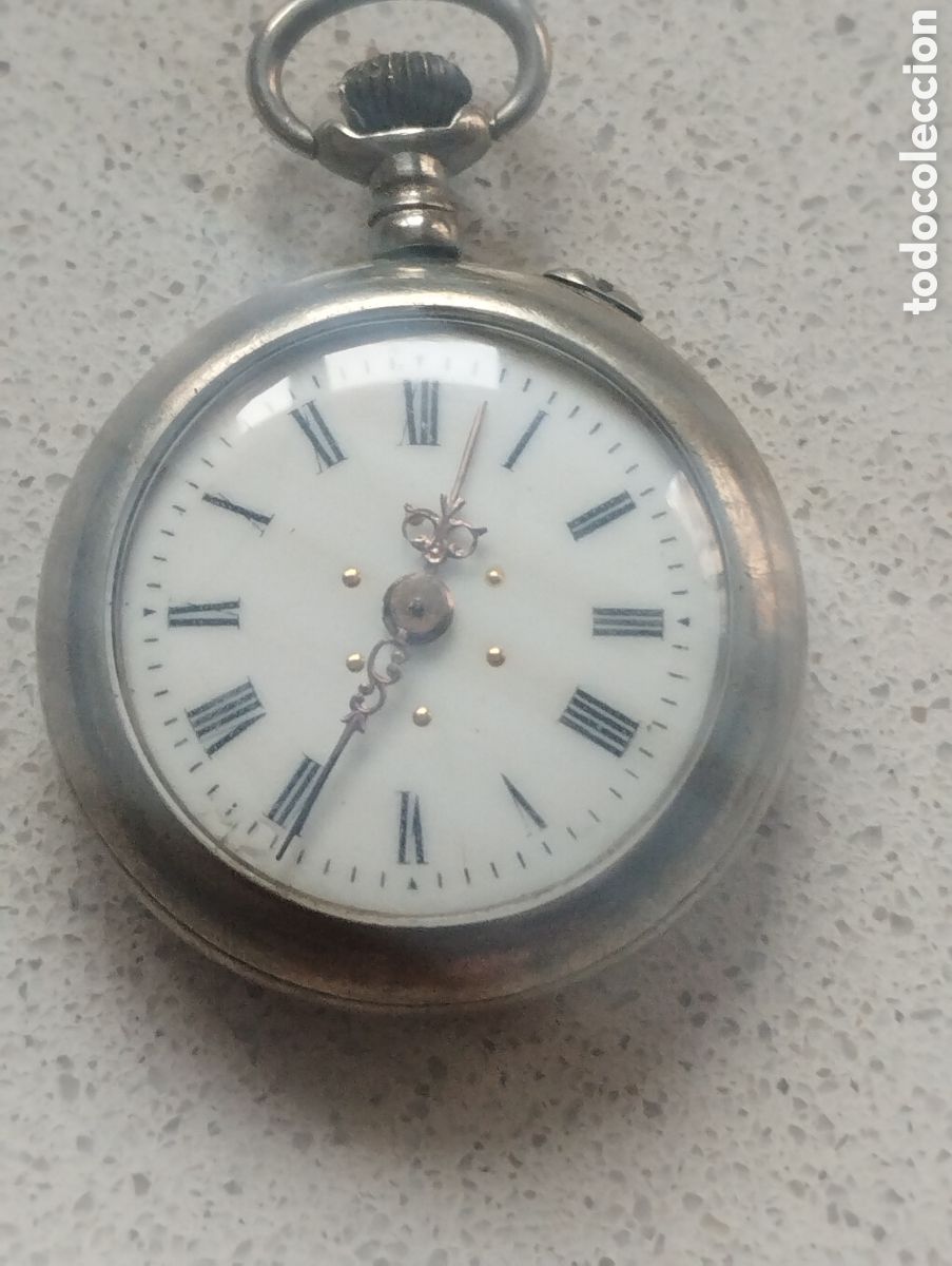 Relojes de bolsillo: Peque&ntilde;o reloj de bolsillo de cuerda funciona perfectamente
